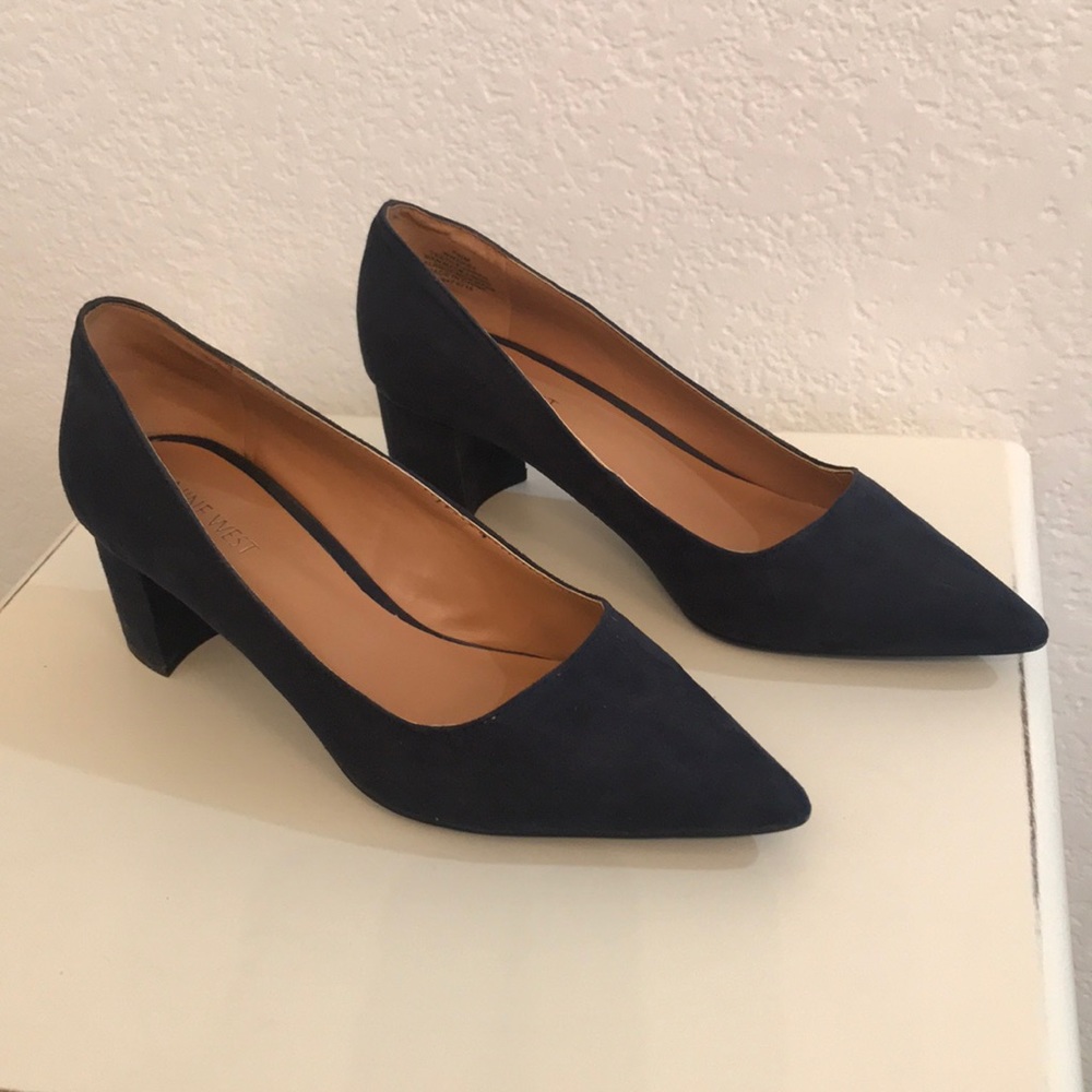 Nine West Navy suede pumps